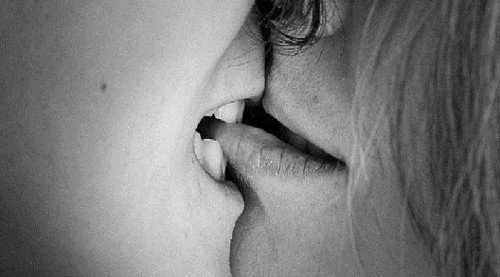 PerriPiperr's tweet photo. Te apuesto un beso a que leíste esto... :3
Gané ¿Cuando me lo das? https://t.co/lOyFFMhPML