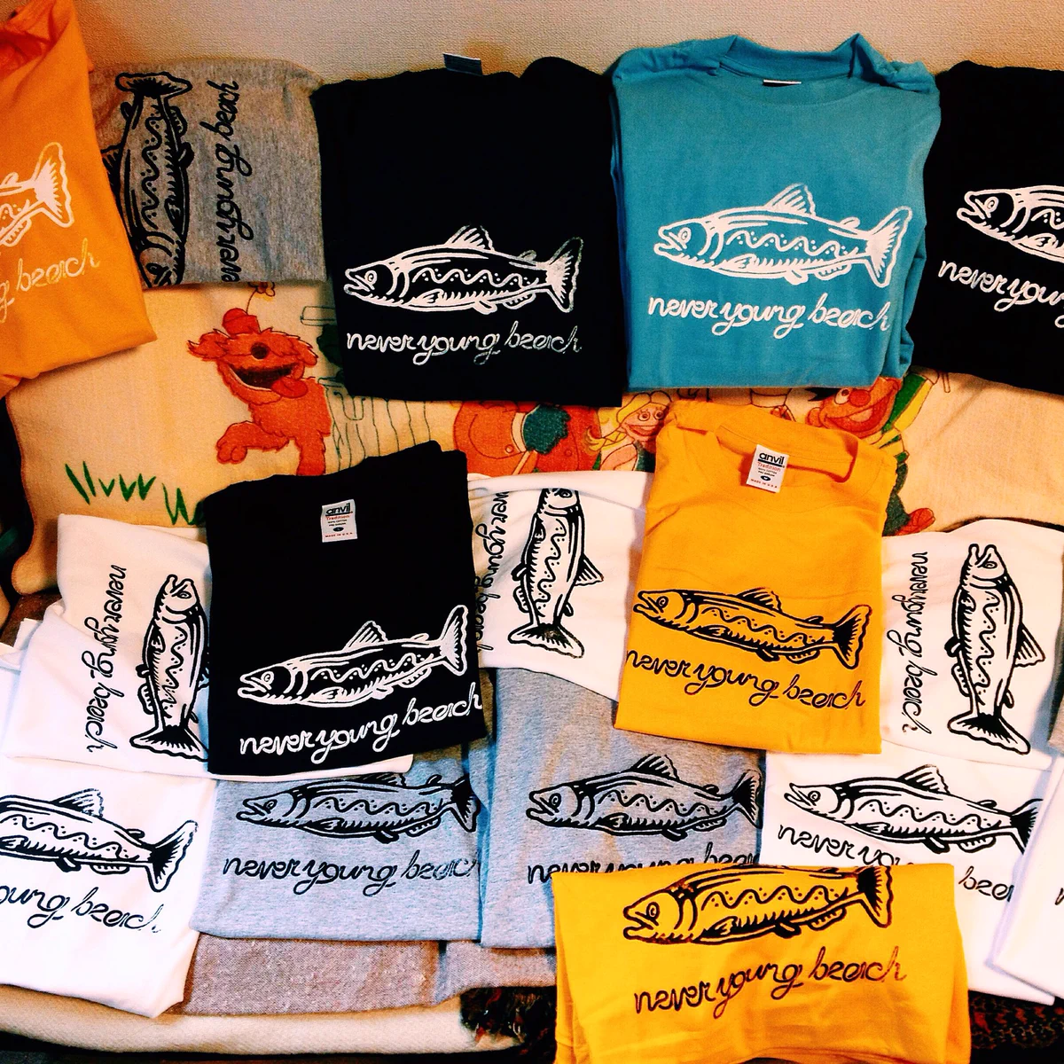 never young beach X:ssä: ”🌴🌴NEW GOODS🌴🌴 SALMON T ¥3.000 カラー