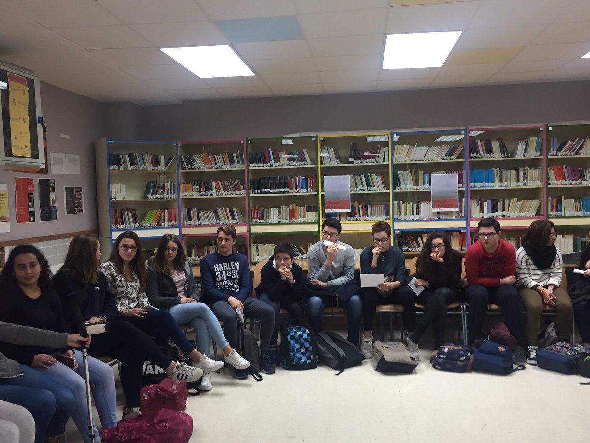 lectoramabib's tweet photo. El club de lectura sobre #elextranjero en el #iessalvadorgadea fue todo un éxito 👏👏👏 #leer #Lectura #reading #readingclub https://t.co/QvHCHziEoY