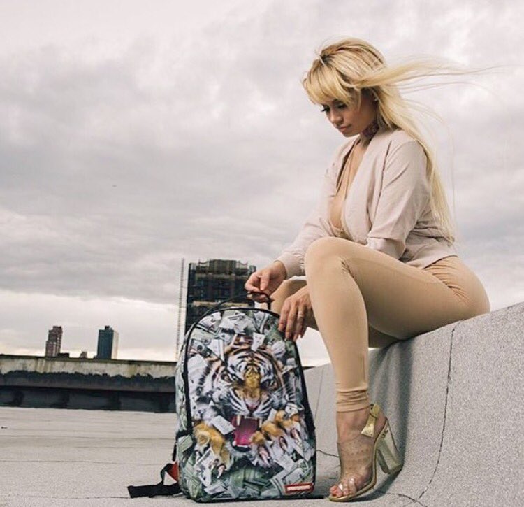 Spraygroundza's tweet photo. Tigress 👑 #tiger #money #backpackgame #sprayground https://t.co/LMdohpmCrd