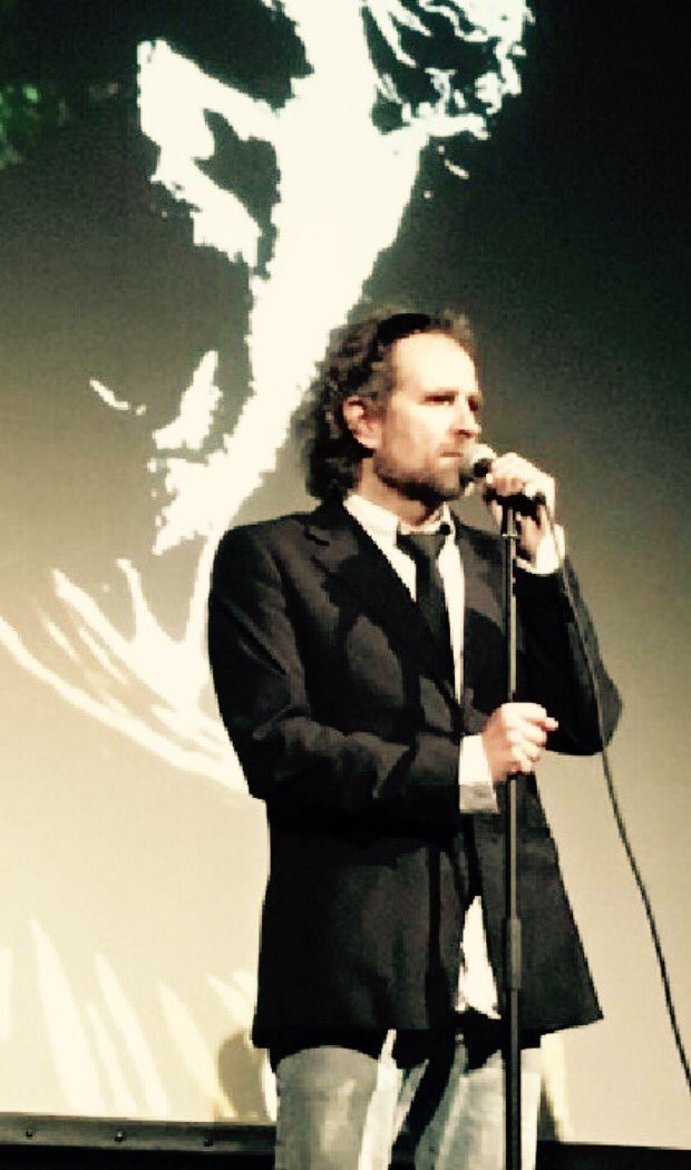 Mauro_Urquiza's tweet photo. Increíble ayer el público del @TeatroMunozSeca con #RECICLADO
Gracias Madrid!!!!!... 
abrazo de gol enorme!!! https://t.co/HZ3ALcQmhW
