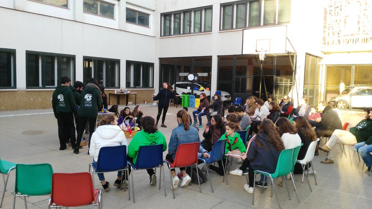 A qui li tocaran les fantàstiques paneres que hem preparat entre tots i totes...? Quins nervis!