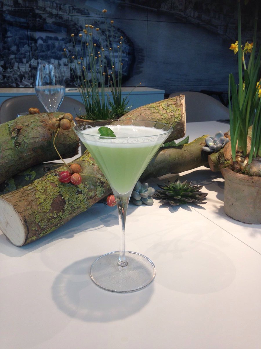 cha_london's tweet image. Perfect time after🚡 ⛷🎿⛸🏂 to Ask 4 Charlotte @ #AigleDesNeiges  bar @valdisere @MaranathaGroupe about our cocktails 🍸🍹🍾