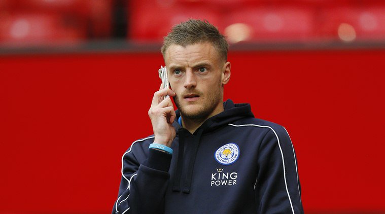 "It's on, mate. Tell the lads. Got the days off work, Christmas and New Years. Gonna be a big one".