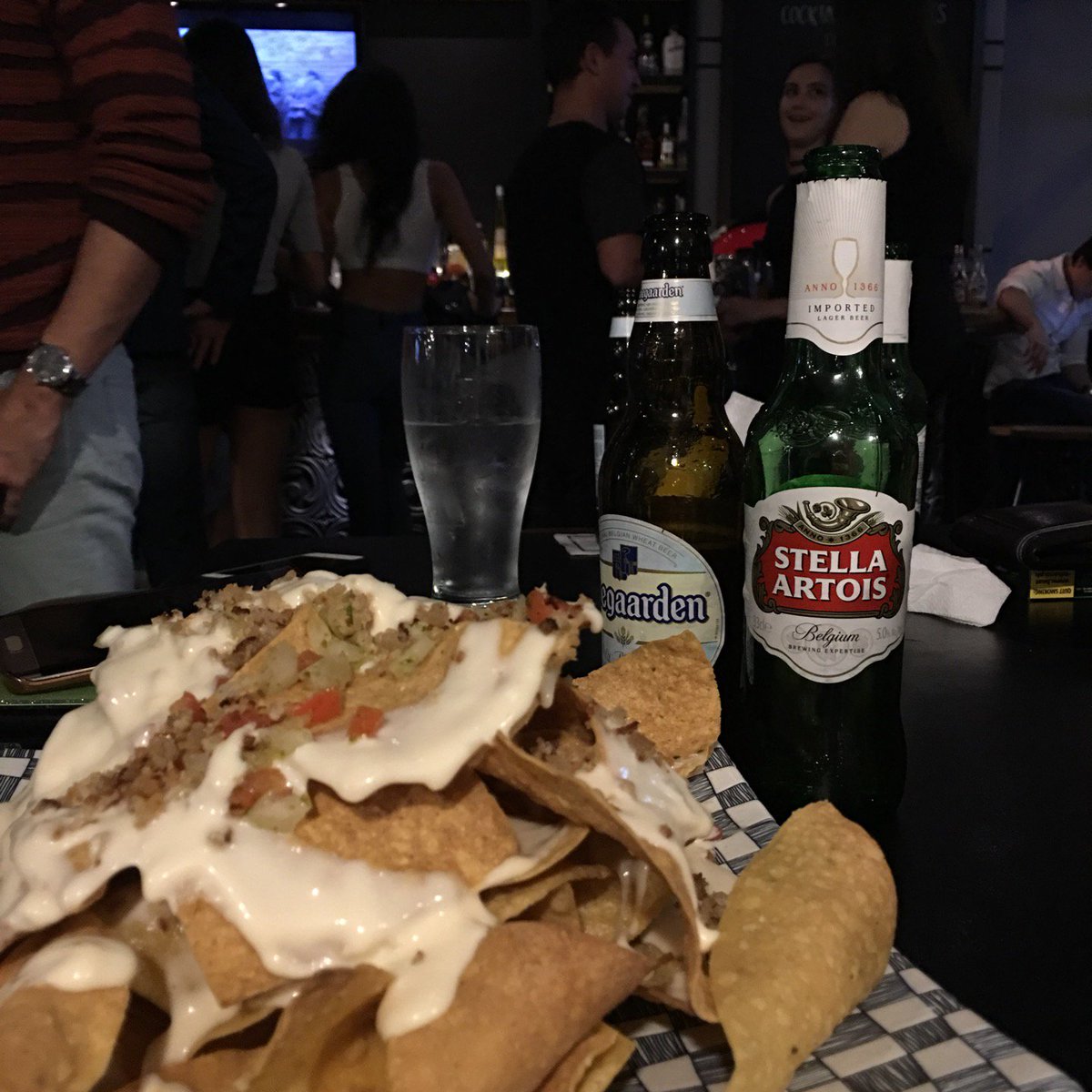 jpareyes's tweet photo. Pre-game Stella and Hoegarden at #DowntownAndHalsted visit us #DnHBGC (@ Downtown &amp; Halsted) https://t.co/UfcSNyEBPa https://t.co/R0LpPwOR1a