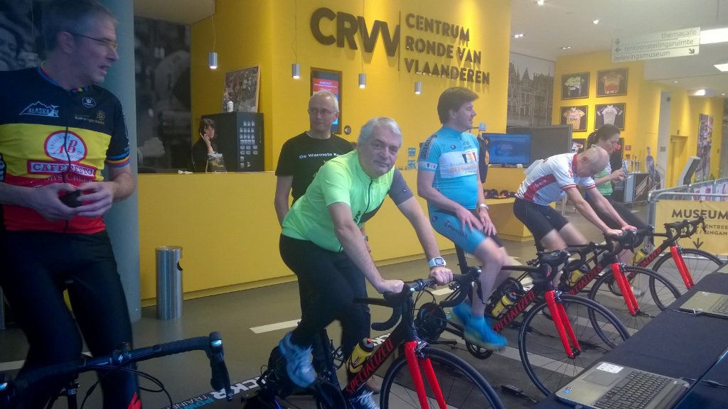 lbouquet's tweet image. Met @JanHautekiet en @svengatz fietsen voor Vluchtelingenwerk Vlaanderen bij #crvv