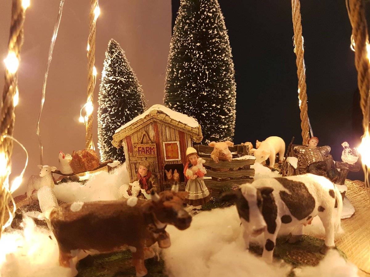 KBStokhasselt's tweet photo. Alle vrijwilligers van de kinderboerderij wensen u fijne feestdagen en een heel goed 2017 toe! https://t.co/tDlGZ8Rk4d