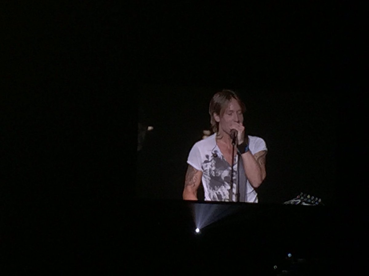 Karen Foster tweet media