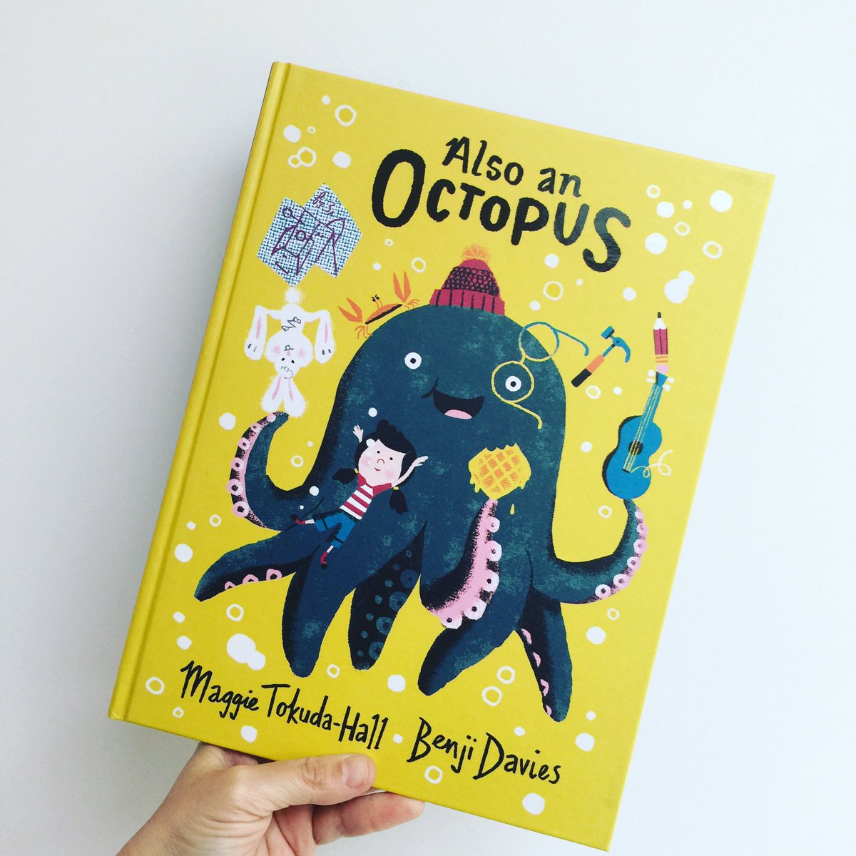 bookgiftblogger's tweet photo. Watch out for our recommended #picturebooks to keep your 👀 peeled for in 2017... https://t.co/CMYlXggKeR