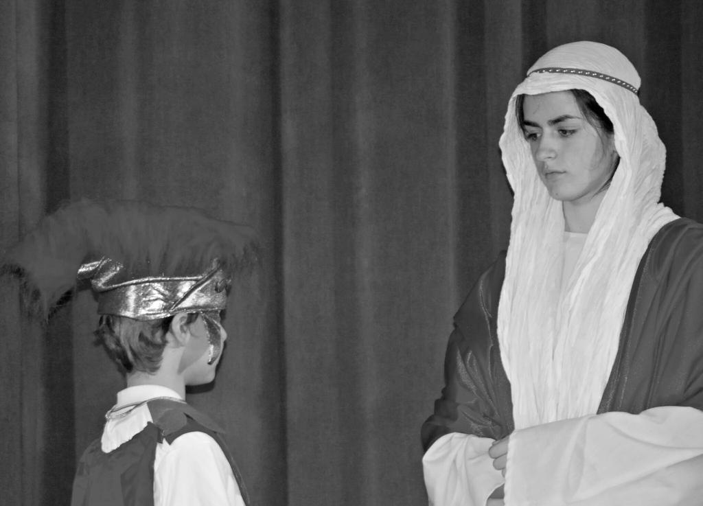 ProfeAleY's tweet photo. Pequeño anticipo del teatro navideño. Muy bonito. Y los actores y actrices, de Oscar. @ColegioGamarra @ProfeLuisma https://t.co/tIuwiOecfg