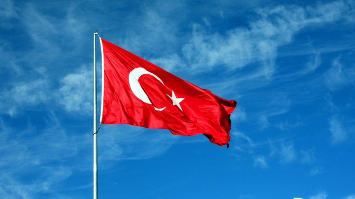 Kitapcumlelerii's tweet photo. Dünyada; yüzlerce milliyet, dil, din, mezhep olabilir.
Ama sadece iki çeşit insan var.
Vicdanı olan ve vicdanı olmayan.

F. Farjad

#Kayseri https://t.co/C0Dau4xytH