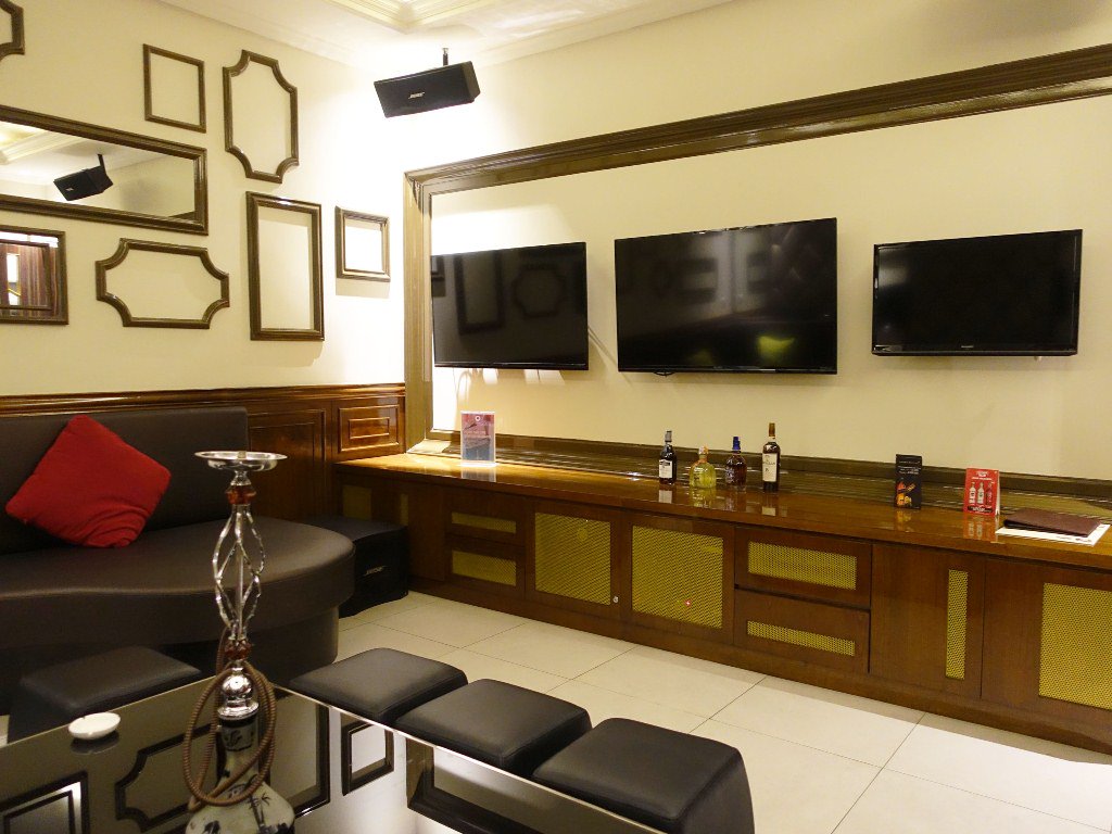 Enjoy quality time with good friends while enjoying your favorite drink, playing pool, ping pong, video games or karaoke at #QBilliardJkt