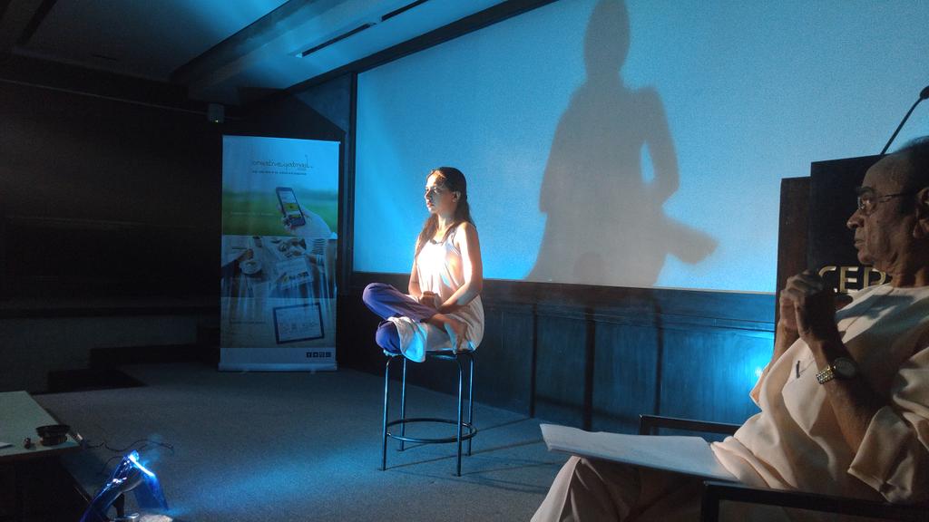 creativeyatra's tweet image. Live still from Creative Yatra's Workshop on The tragedies of Shakespeare by sir SD Desai at @gujlitfest #GujLitFest2016 #CYatGLF2016