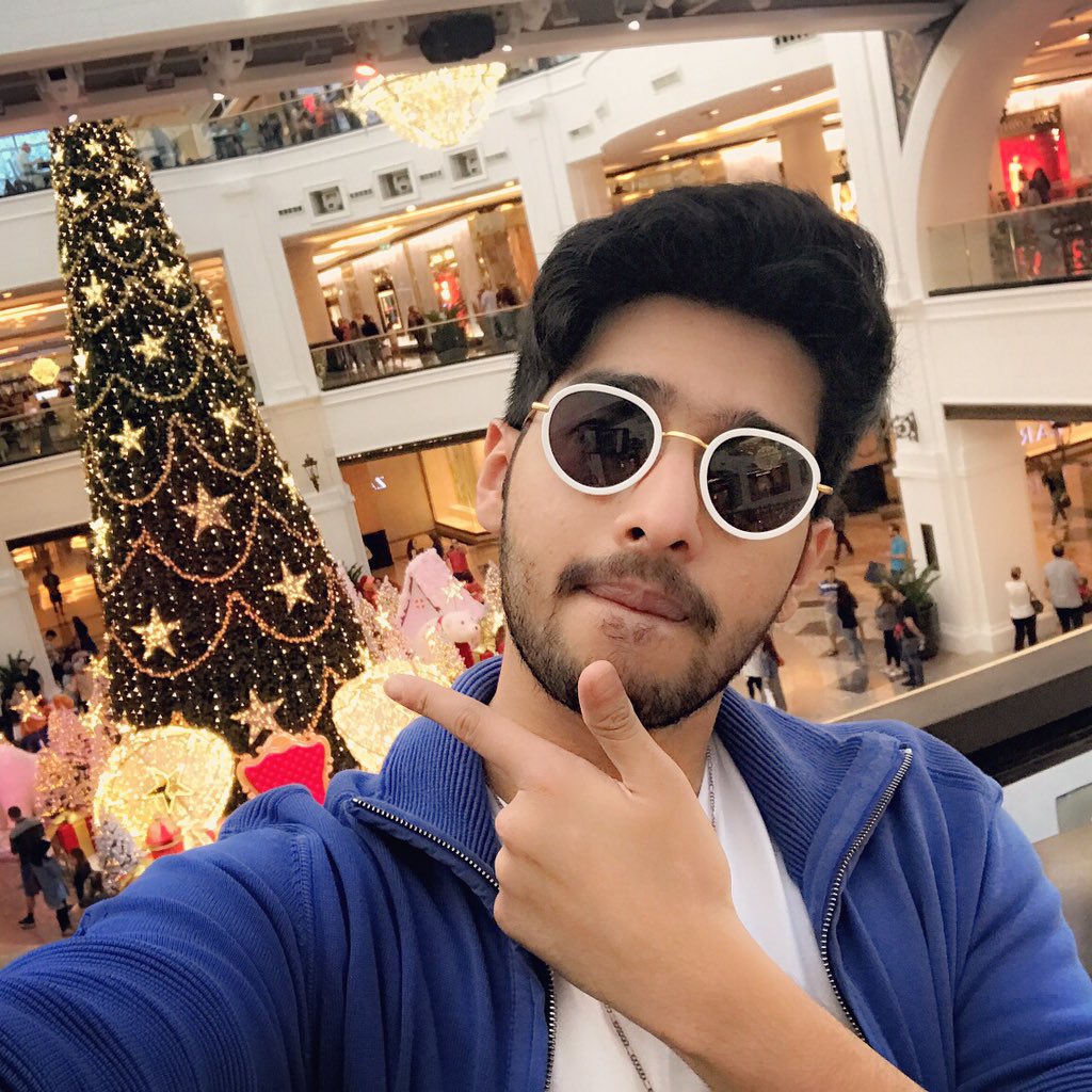 ArmaanMalik22's tweet photo. Love the happy vibes this month brings in ❤️🙏🏻💯 #festiveseason #Christmas https://t.co/tGJmPxVr7Q