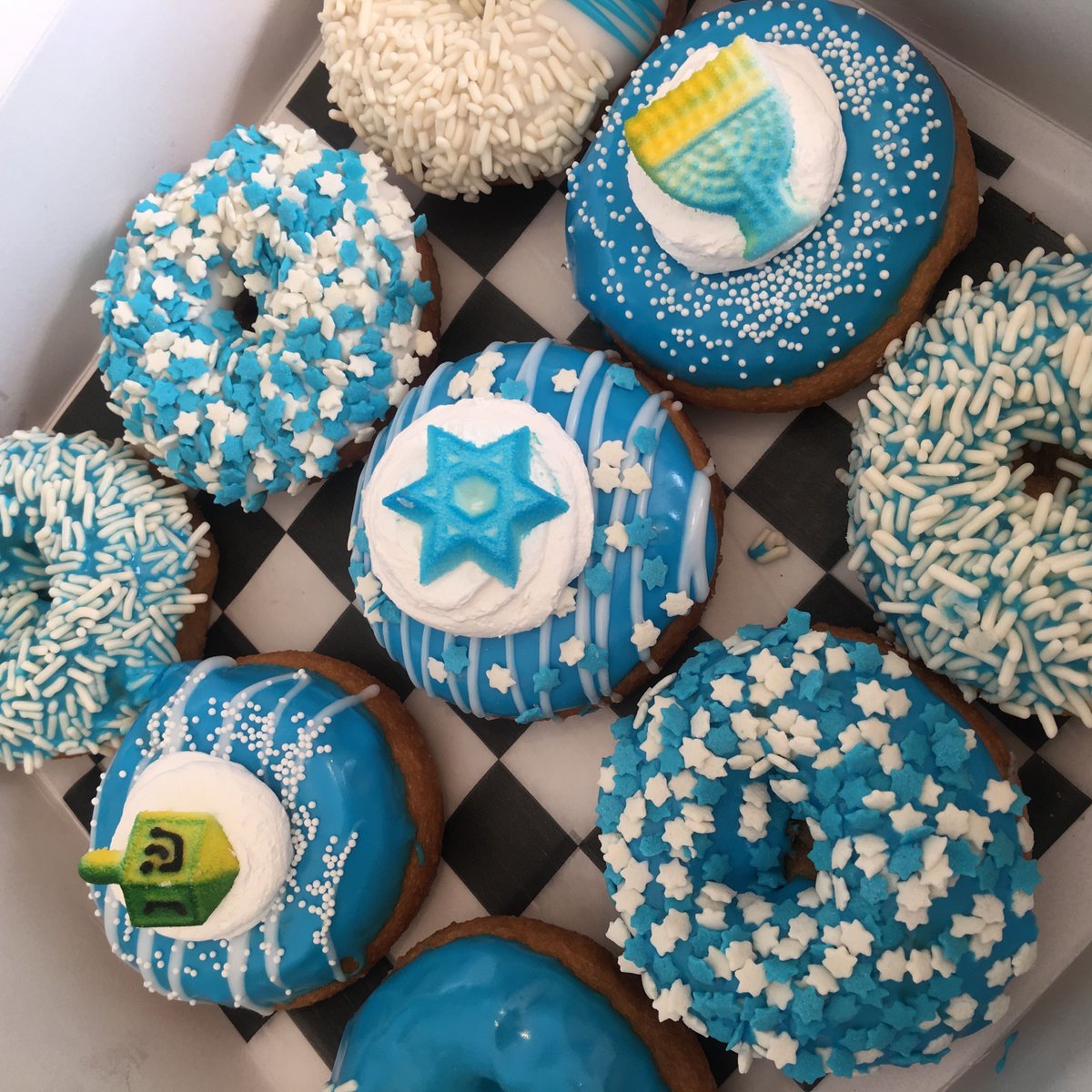 BroadSt_DoughCo's tweet photo. #DYK? All of our #doughnuts are 100% Kosher! #donuts https://t.co/lo1z7hbrhY