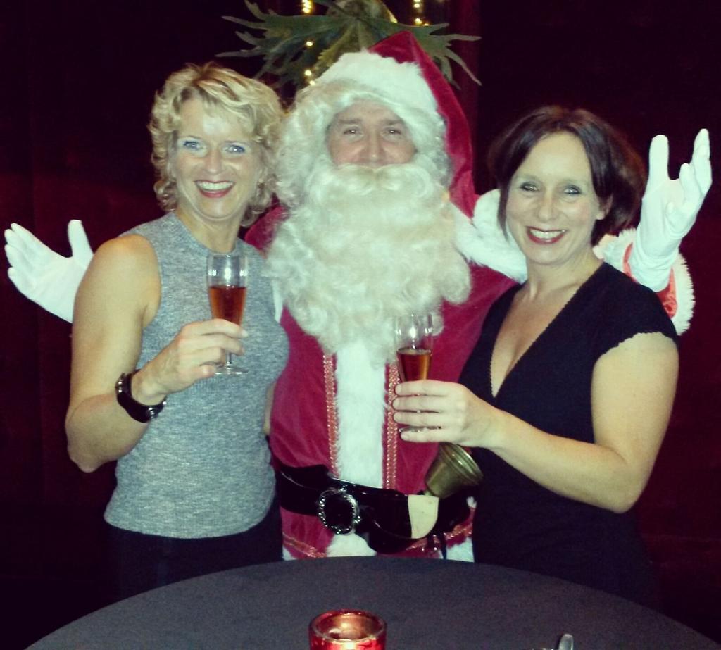 Blije gezichten gisteren tijdens <a href="/business_moms/">Business Moms</a> kerstborrel in <a href="/LiffInAssen/">Liff In Assen</a>