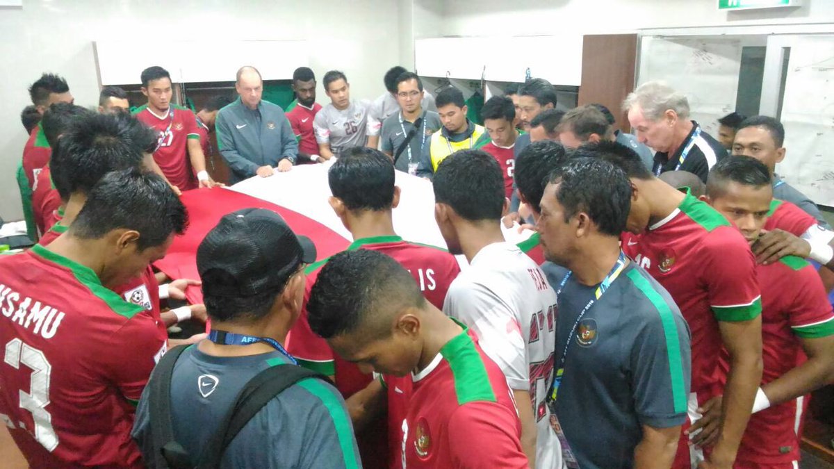 RCTISports_'s tweet photo. Terus berjuang dan berdoa untuk Kejayaan Merah Putih! #AksiBelaTimNas1712 https://t.co/ndKFMwlYK3
