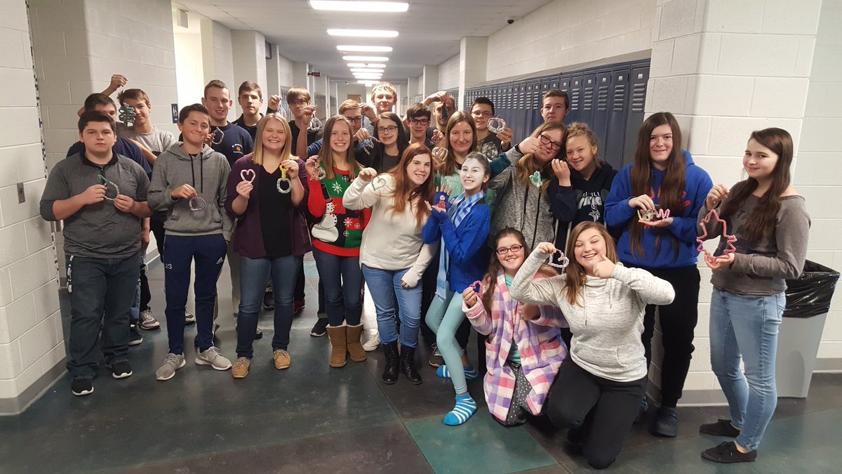 Rathjechem's tweet photo. Merry Christmas from 3rd hr! #schoolspiritqueen #areyoucold #babykangaroo #radiogamecrushers https://t.co/GozjIgDHI1