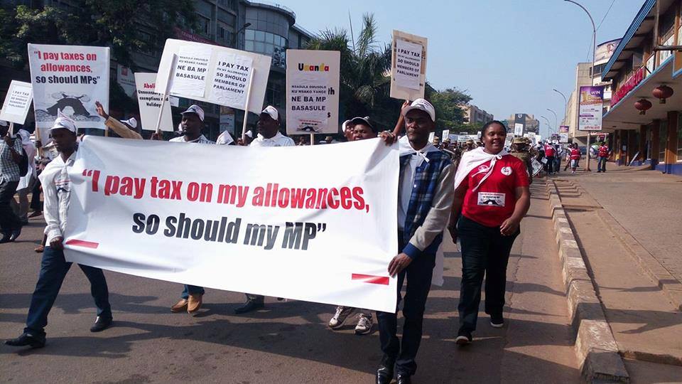 CSBAGUGANDA's tweet photo. "We fear silence on the whereabouts of the Bill may attract a legal battle if it's not gazetted &amp; this will cost tax payer's money,"Kawooya https://t.co/Kif6fXOVPy