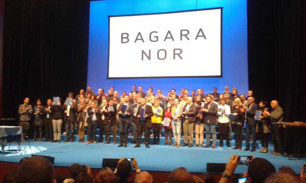 OBeobide's tweet photo. Baginen. Bagara eta izango gara
ZORIONAK 185 neurriko  Protokoloari. # Euskara #identitarea https://t.co/lAmFIuiPXs