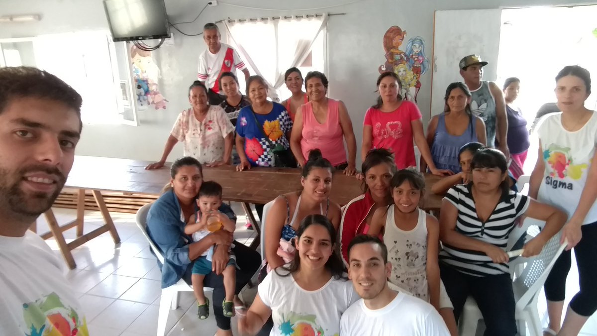SigmaSalta's tweet photo. En B° Norte Grande entregando donaciones recolectadas a partir de la campaña #ConviviendoEnAcción #Colegio #Magnus y #Milagro ! https://t.co/DaDRJWNhPO