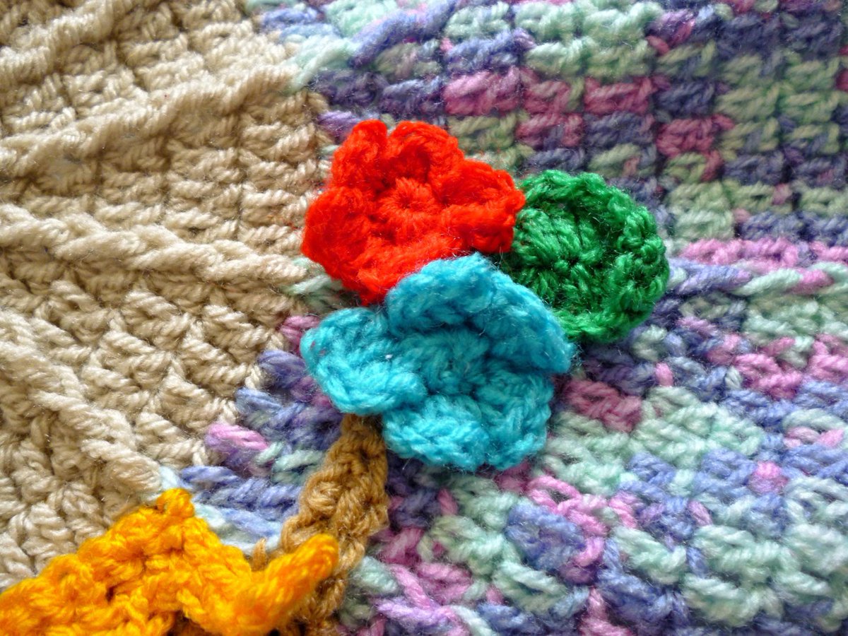 khaosandkismet's tweet photo. owl blanket, round blanket, crochet blanket, tactile blanket, sensor… https://t.co/sPC9zWSlpj #crochet #RoundBlanket https://t.co/hNsSYCJLf9