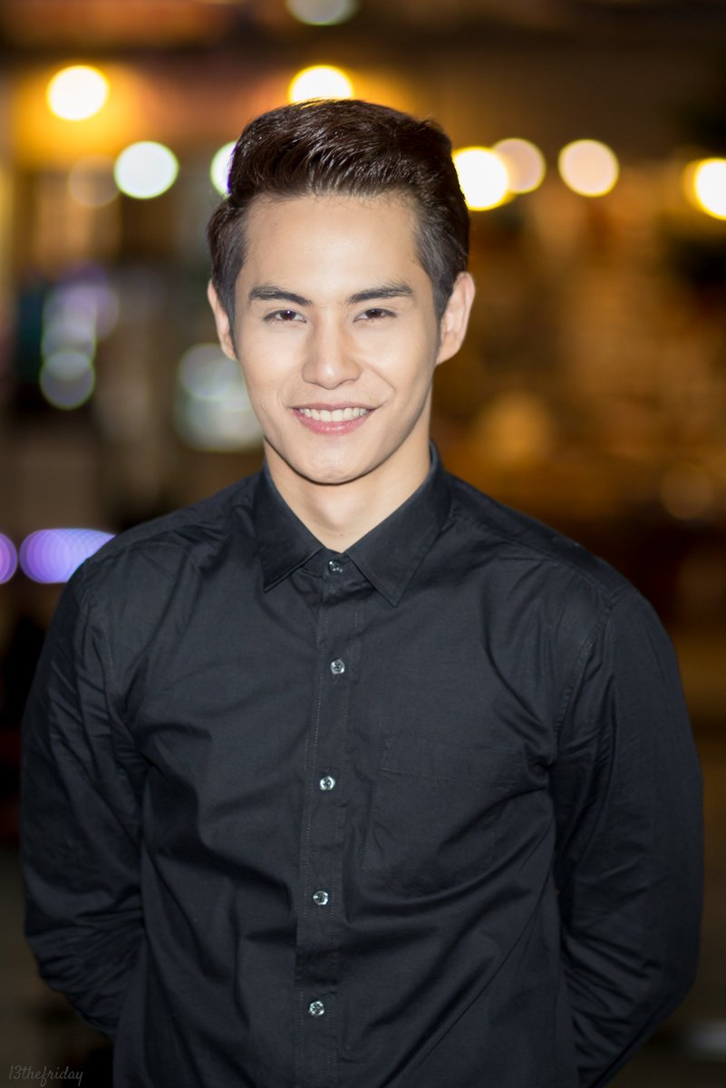 13TheFriday's tweet photo. เหนื่อย ใจดี มีเวลาให้ ถ่ายนิดหน่อยก็พอ @focus_kittikun #Statfighter #FashionShowParty #TrueFantasia #focusaf12 #AF12 https://t.co/EESPSK7blp