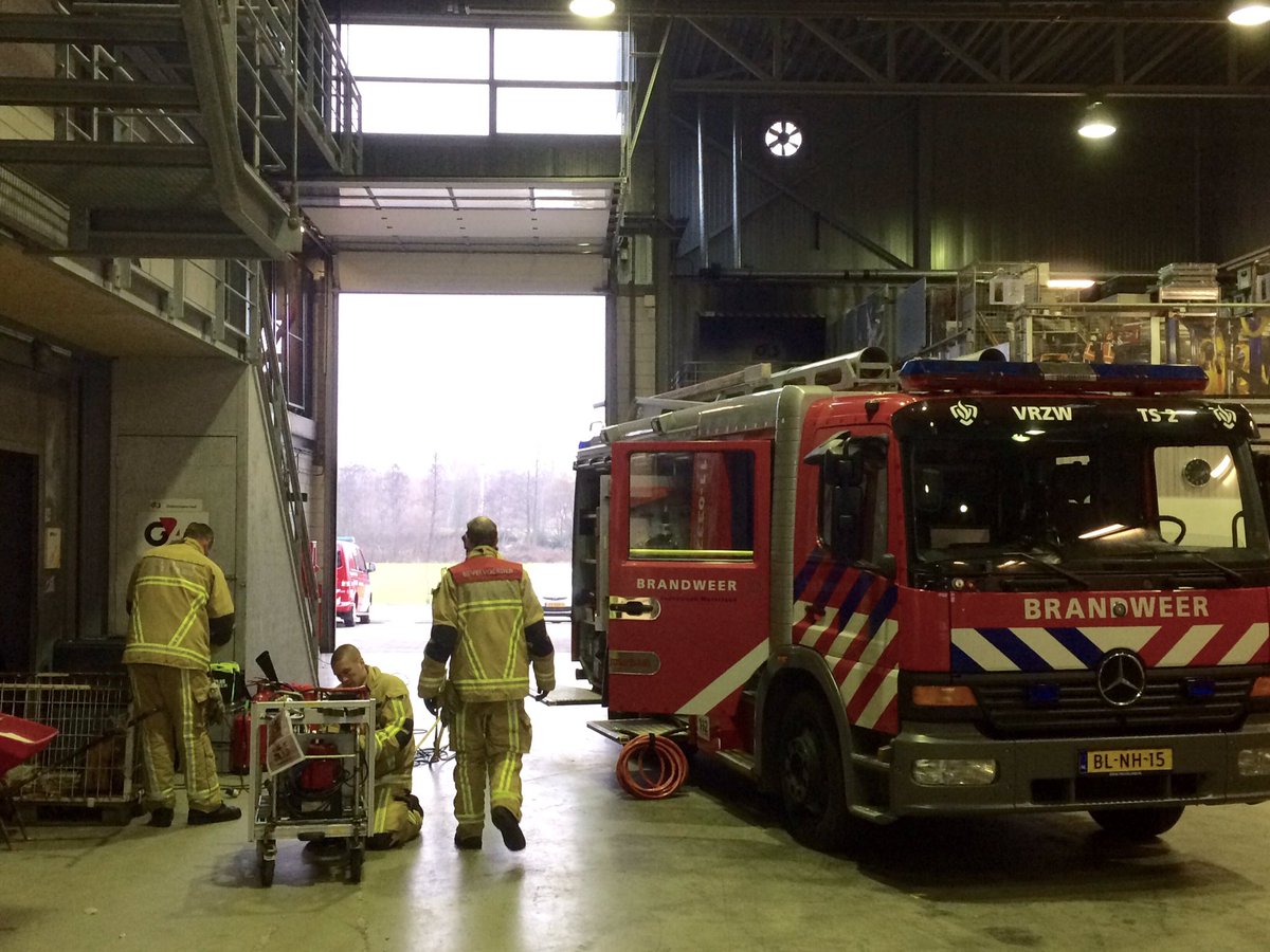 wvloenen_van's tweet image. Einde #flextraining @vrzw met @Brw_Zaandijk @ErikDangermond #positief #kritisch. Fijne ploeg om mee te werken. Open houding. #lerenisleuk