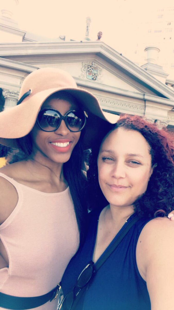 TutoneComms's tweet photo. Our own @Hypress having a groupie moment with fitness bunny @sbahle_mpisane #FFM2016 #FFM17DEC https://t.co/vq23IskE8Q