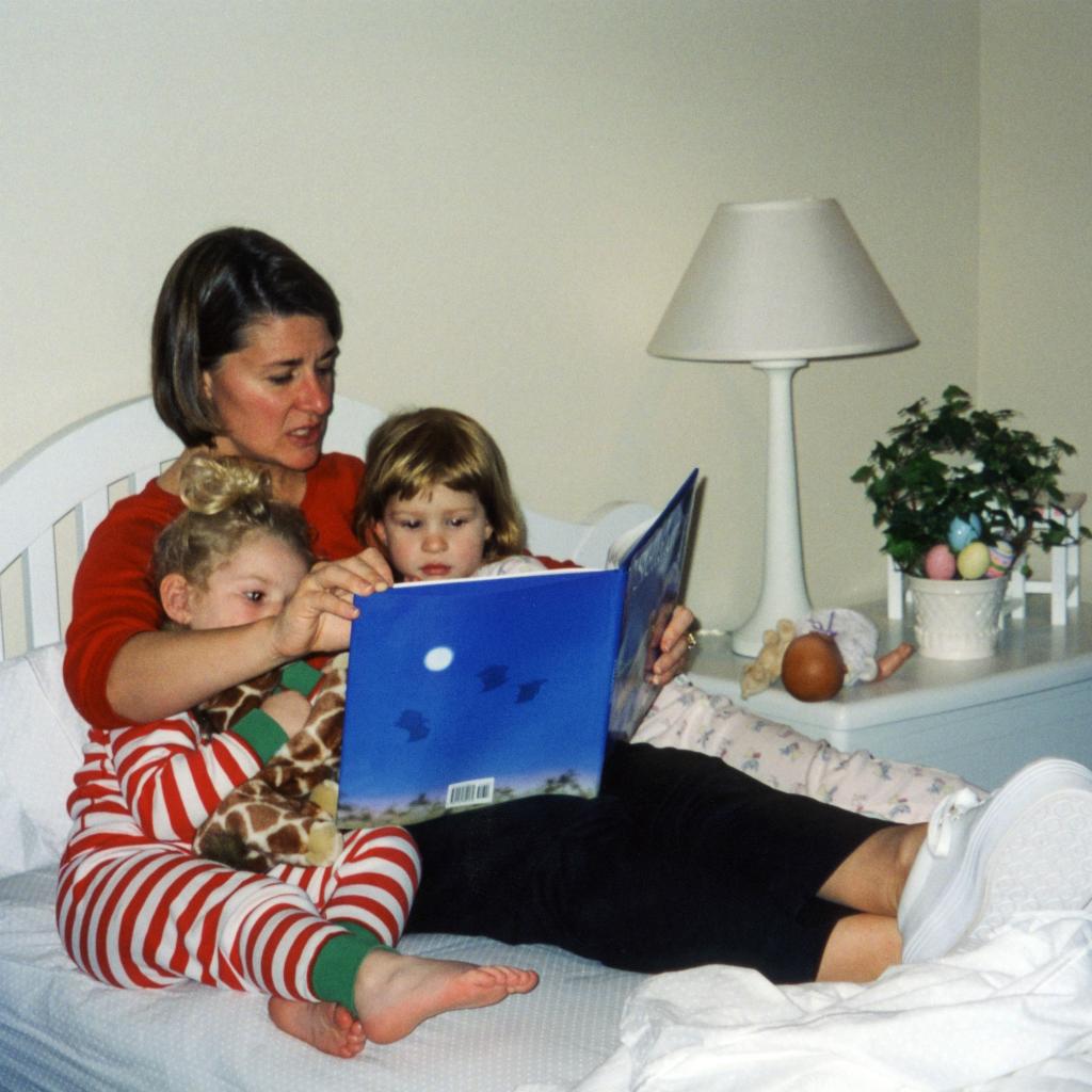 A few ideas for toys, games, &amp; books that will ignite your children’s curiosity this holiday season. medium.com/@melindagates/…