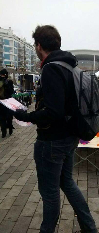 LPF_67's tweet photo. Distribution de tract ce matin aux marchés du Neudorf et de la Marne à Strasbourg @JeuneAMGrandEst #Montebourg2017 https://t.co/SzYfH2TGsV