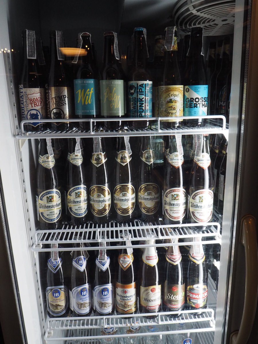 yuisarun's tweet photo. รับอะไรเพิ่มดีคะ 🍻🍺 #boxspace https://t.co/bmP9AFXK2s