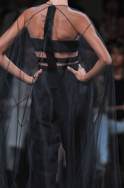 burberrylust's tweet photo. Stéphane Rolland Couture Fall 2013 #fashion #runway https://t.co/g99Mw8XZoy