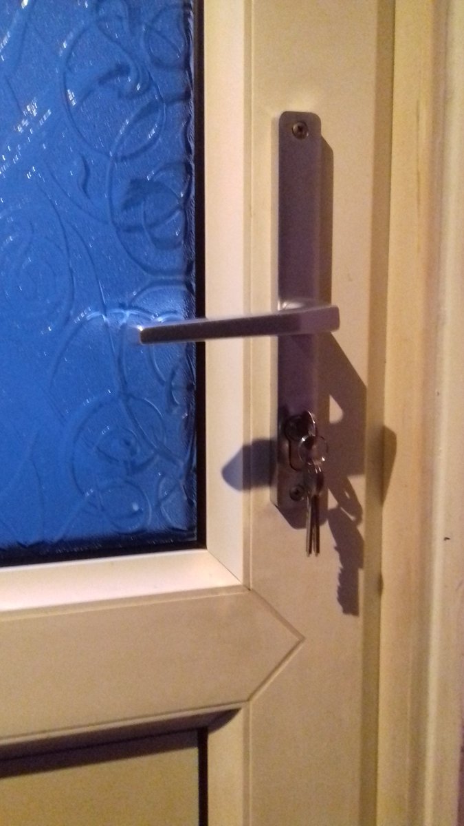 TRRLOCKS's tweet photo. #upvc #aliminum opened and replaced locks to these three doors #tottenham https://t.co/0QOpa9emF4
