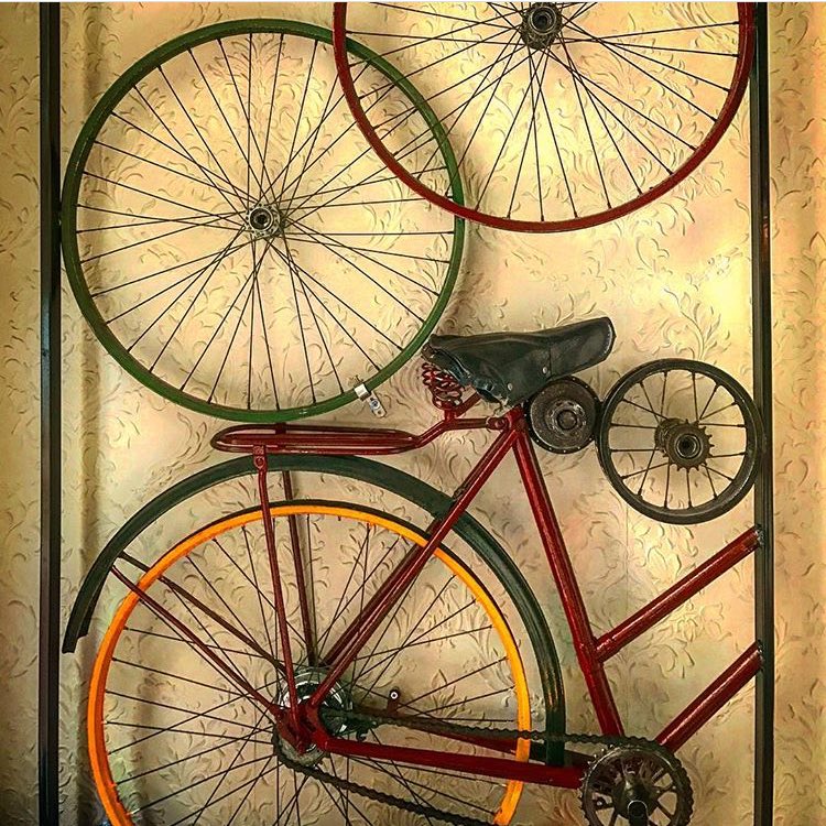 "A mi manera, despelucado, en una bici que me lleve a todos lados 🎶 ..."
#MarietaCastellana #GrupoLarrumba