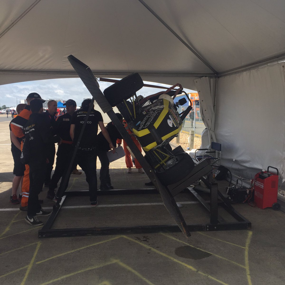 UGRacing_fsae's tweet image. A few more #UGR #FS2016 snaps for you to enjoy today! #25DaysofUGR