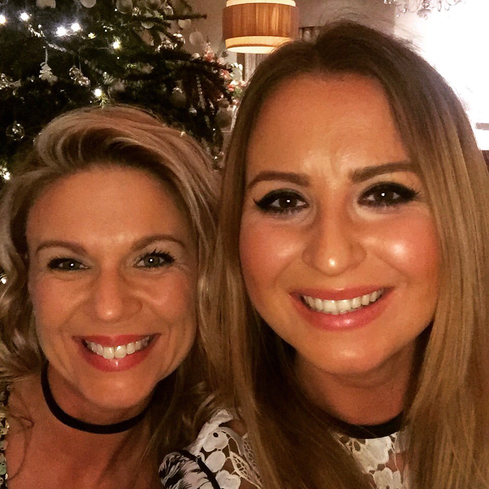 TiffyCBailey's tweet photo. My date for the evening @jesslivewelllovepure #futureenvp #arbonne #envp #christmasparty #wellbeing https://t.co/uS8a60cuyd