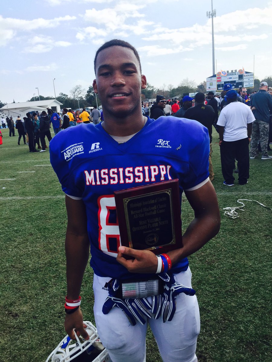 SHS_Warrior_FB's tweet photo. Congrats to @travisjtucker15 on winning North Offensive MVP!! https://t.co/1e3ukqTkL0
