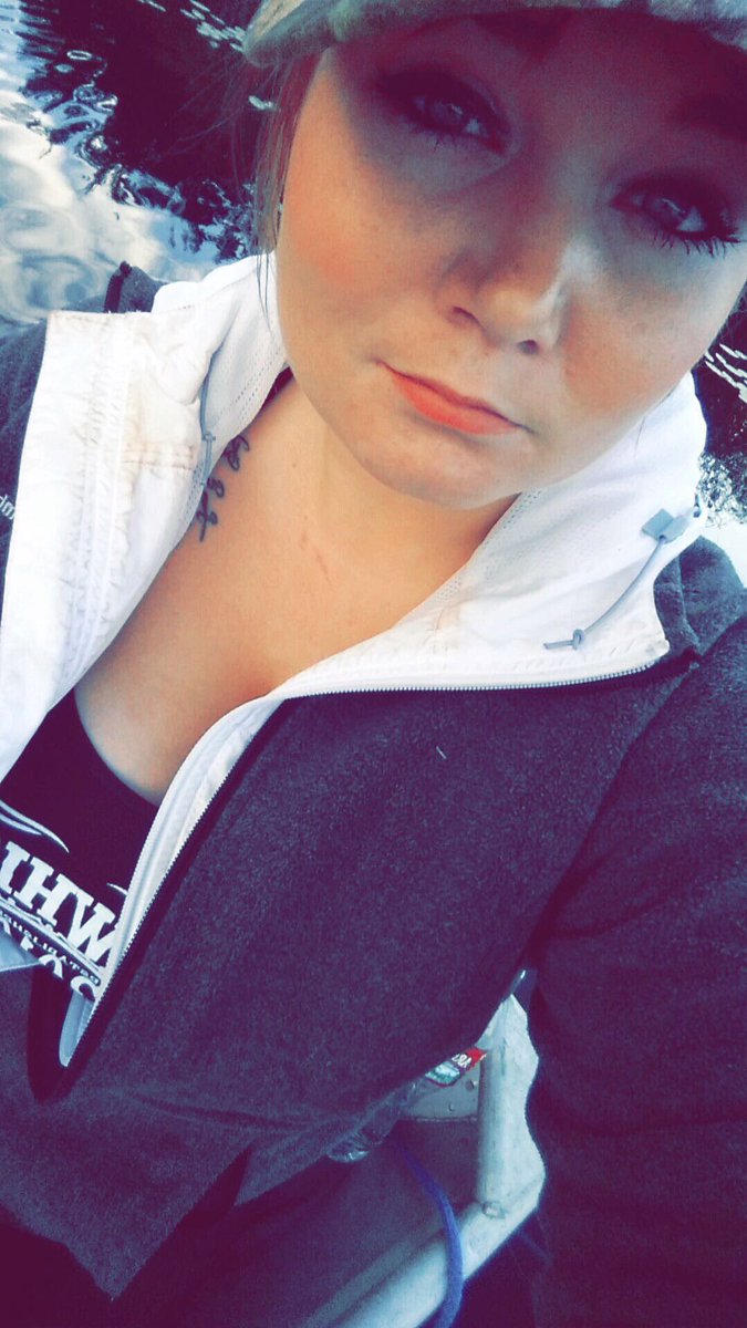 RebekahJackson0's tweet photo. Because who doesn't love a country girl ❤️❤️👌👌 https://t.co/STrcrmAepS
