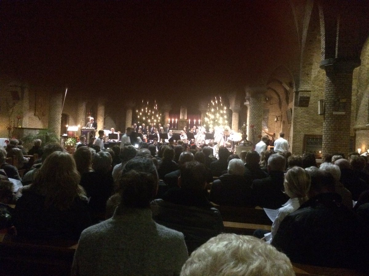 Hartverwarmend Noaberhart concert in de H. Plechelmuskerk in #Rossum #omziennaarelkaar