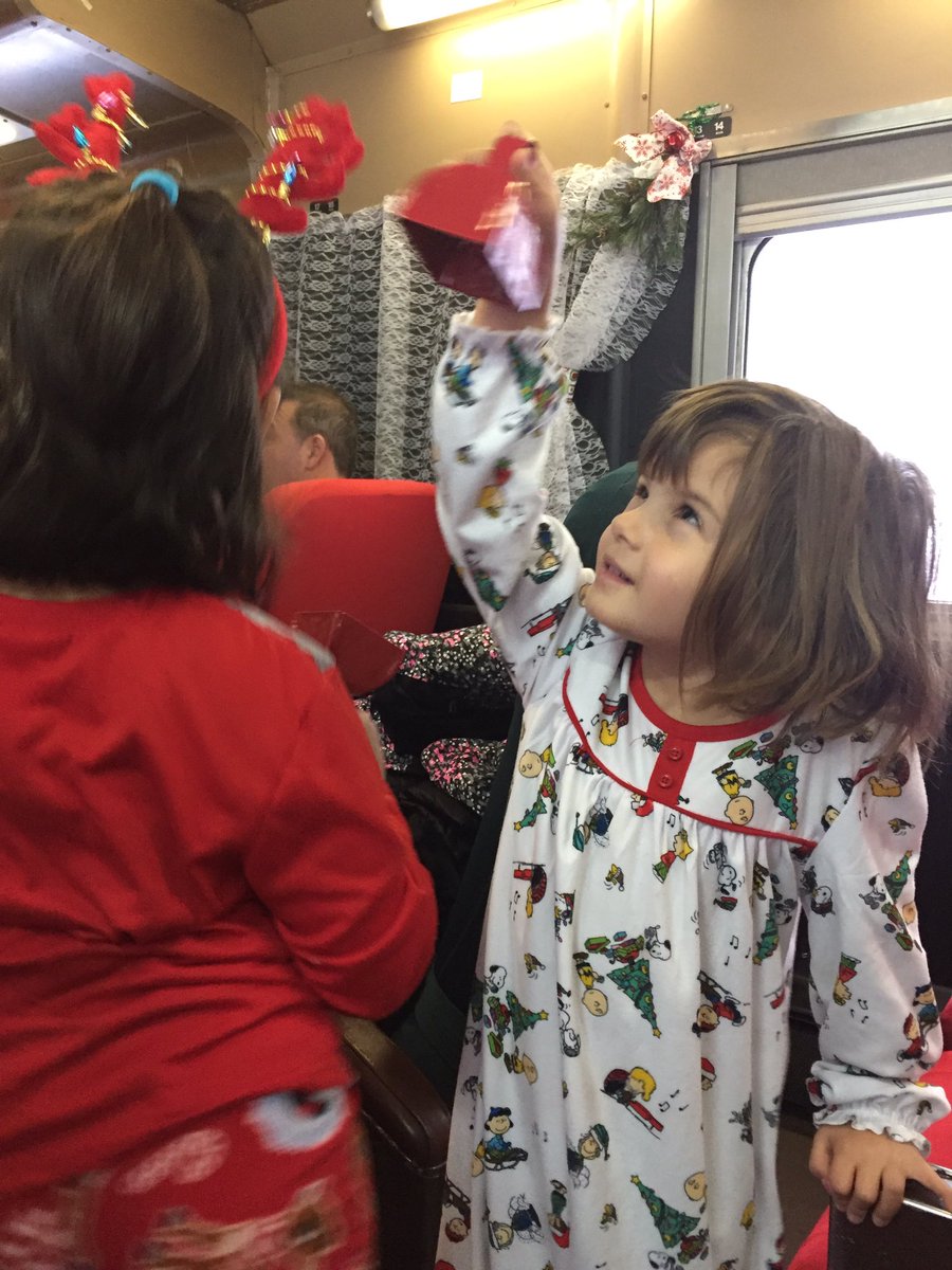 SDelSesto's tweet photo. #BVPolarExpress comet seat 9&amp;10 https://t.co/5pGcPS3N2j
