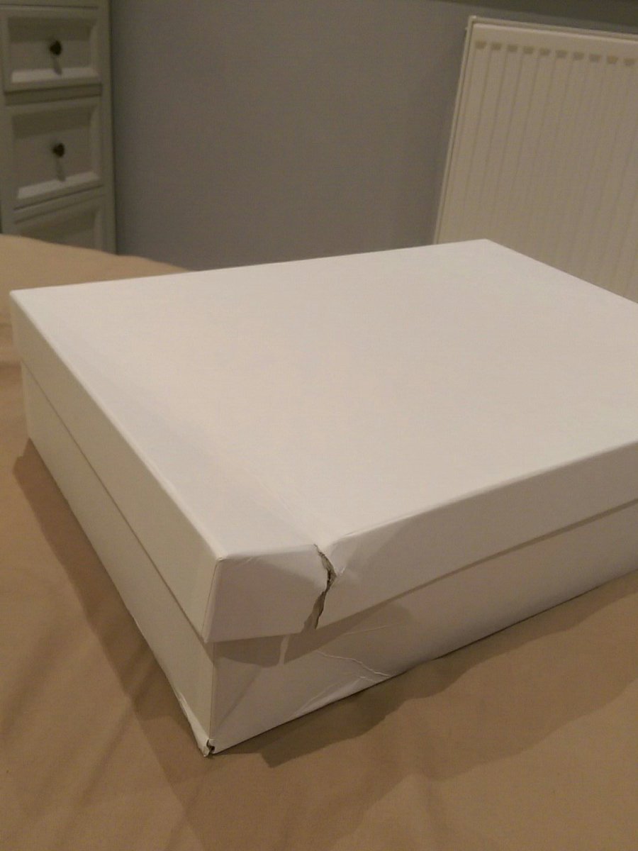 AKAMrAldwark's tweet photo. @Pursue_Fitness not overly amazed by this 'gift wrapping'... literally just put in a crappy box. https://t.co/T3j6a12pkb