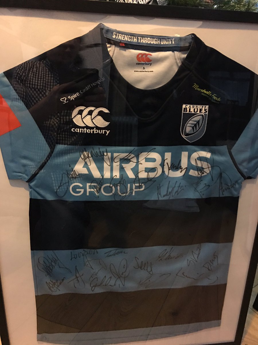 richylowe73's tweet photo. #cardiffblues #signedtop #rugby #wales https://t.co/8VWYk0Zxwb