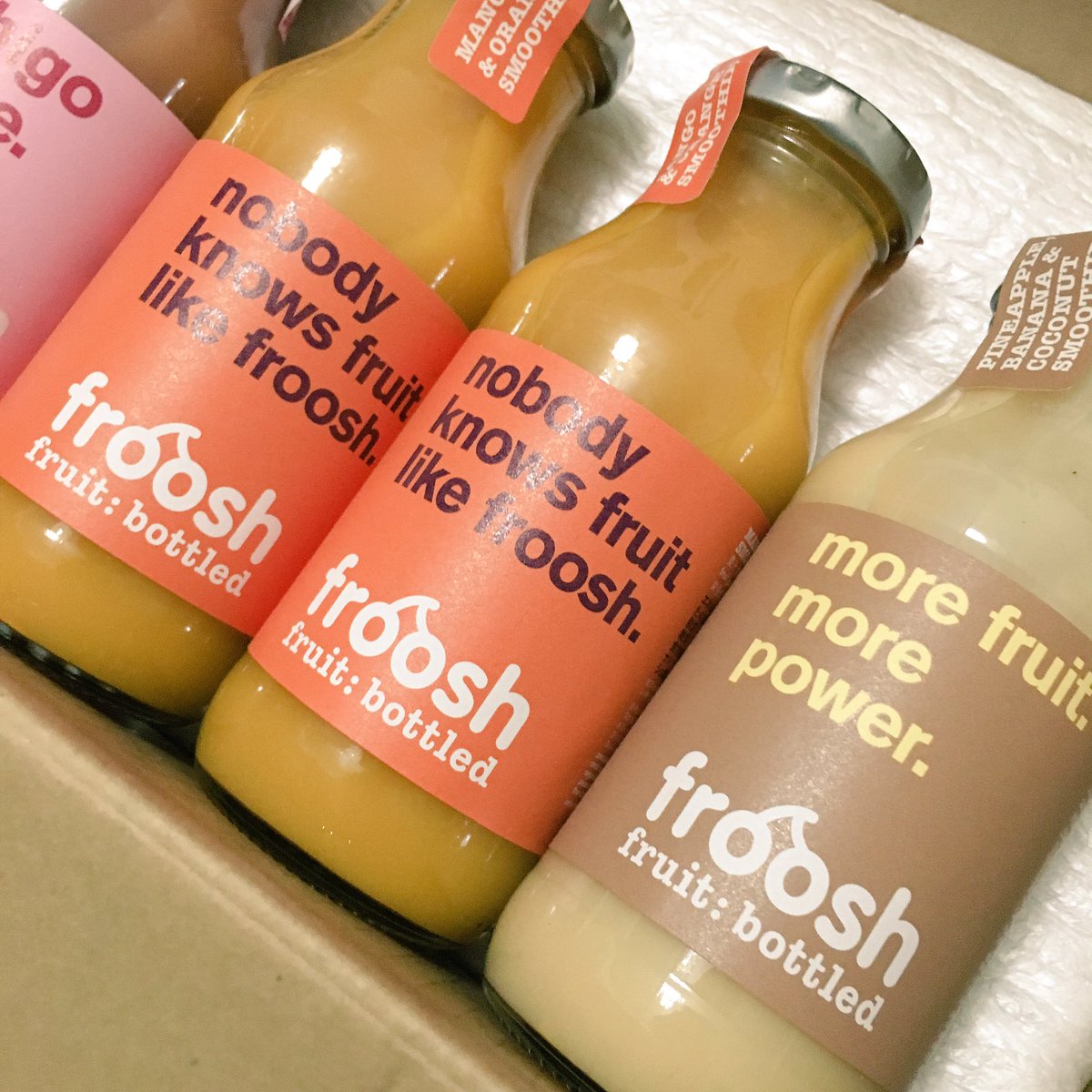 yukakuramoti's tweet image. 疲れと寝不足で肌荒れしてきたので頂いた #froosh を飲むよー。ビタミン摂取〜ԅ( ˘ω˘ ԅ)今月乗り切ればお正月休み！！！！がんばる！