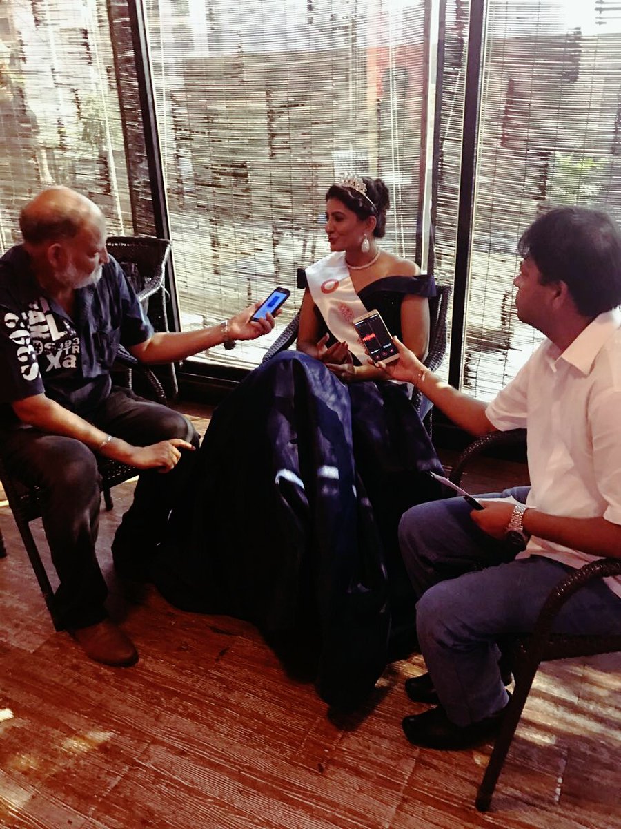 ShendePoonam's tweet photo. #today #mediainteraction #mrsindia
#mrsindiaworldwide #2016-17
#dream come true https://t.co/tBRJRkI1MB