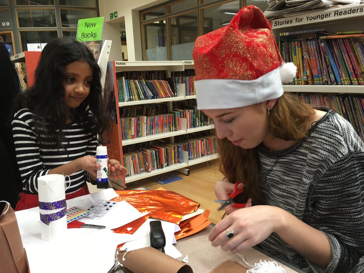 tttooting's tweet image. Thanks all who came to ReSparkle! at #TootingLibrary - it was great! Children &amp;amp; adults creative together, fun &amp;amp; sustainable @wandsworthlibs