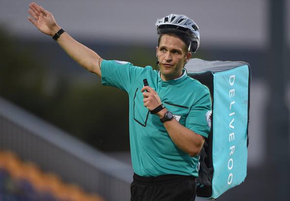 scott1541's tweet photo. Does craig pawson need a new job?...   #craigpawson #LCFC  @LCFC https://t.co/Bgj5mNhU06
