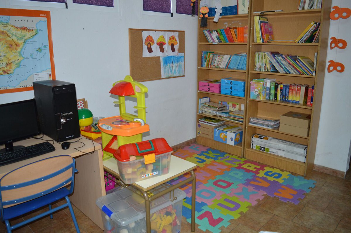 ludoplanetGr's tweet photo. Algunas de nuestras instalaciones. Pásate de 9:00 a 14:00 y de 16:00 a 19:30 en Avenida Cervantes, Granada. https://t.co/ejx70izBA4