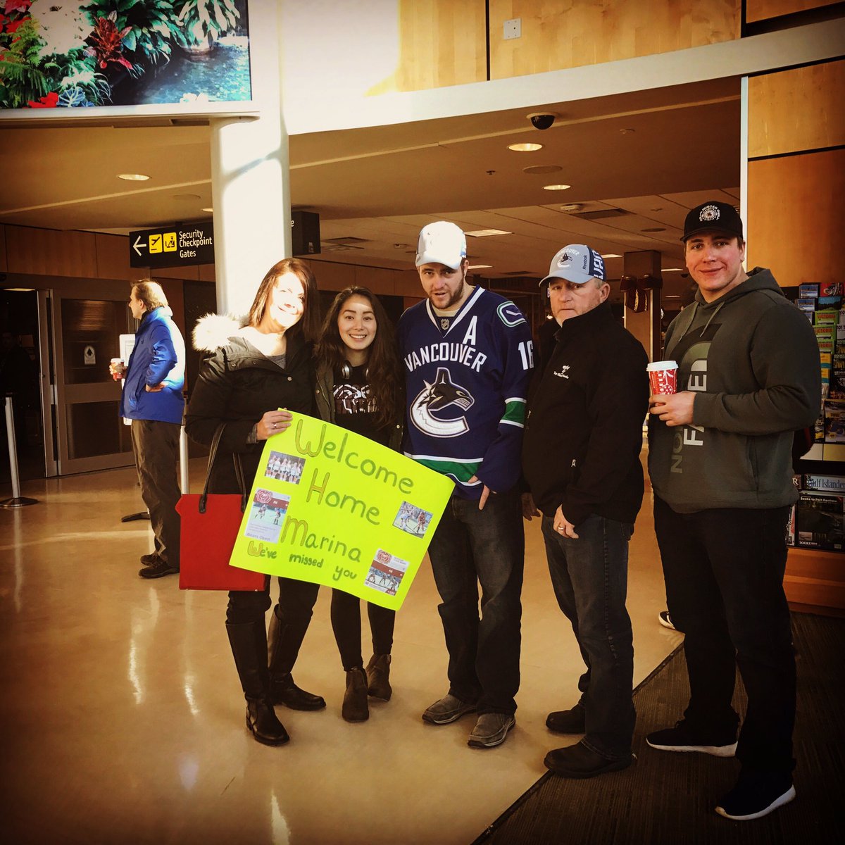 secondhalf2016's tweet image. Welcome home Marina..Missouri State University took great care of you ..happy to have you home for the holidays🎄☃️❄️🇨🇦