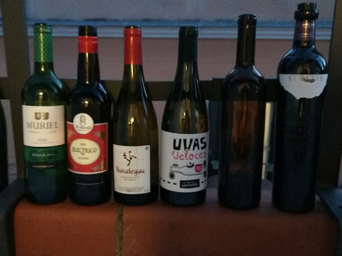 AnnaGutierrezP's tweet photo. Entretenida con vinos en una de nuestras casas Oasis. Plan TOP! @staywithoasis @emeguedes @CDecantado #catapop https://t.co/re2Juuih2i